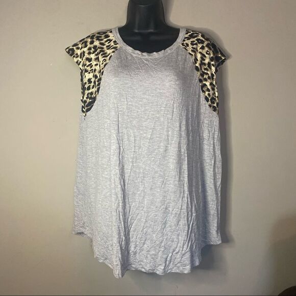 Shop Basic Leopard Shoulder Print Gray Crew Neck Shirt - Picture 2 of 7